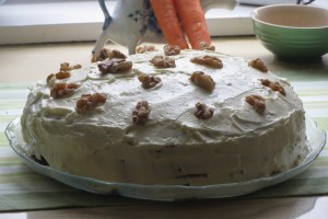 Gulrotkake med nøtter og cottage cheese